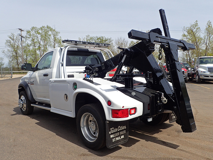 When is a Tow Truck Considered As An Emergency Vehicle? - Extreme Tactical  Dynamics